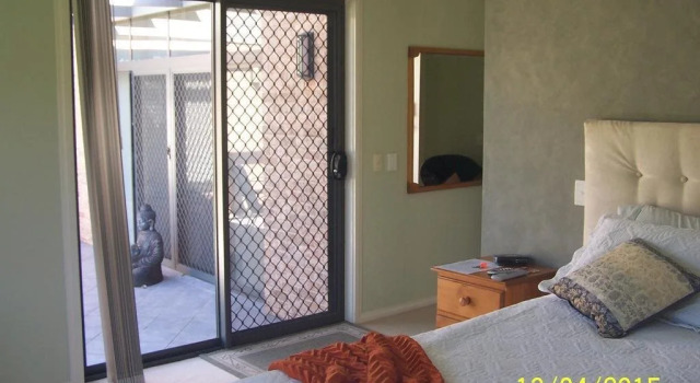 Breakfast with the Kangaroos, Book Hotel Moonee Beach Coffs Coast