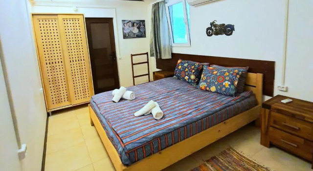 House & Yard Sesil L 90 m to beach, Book Hotel Hotels in Guria with Parking, Parking