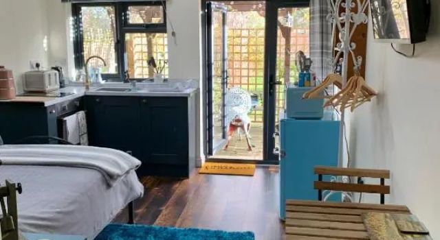 Шале The Snug in Cheltenham, Leckhampton - A Cosy & Unique Space