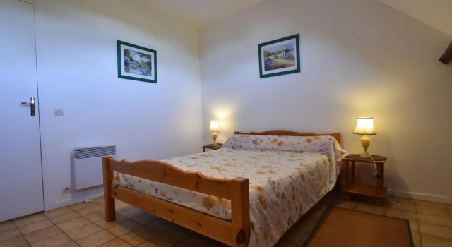 Peaceful Holiday Home in Vignol with Heated Swimming Pool, Buchen Sie Hotel Vignol Morvan