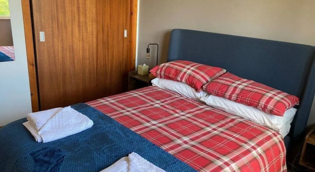 2 Bedroom Sleep 4 House - Private Garden