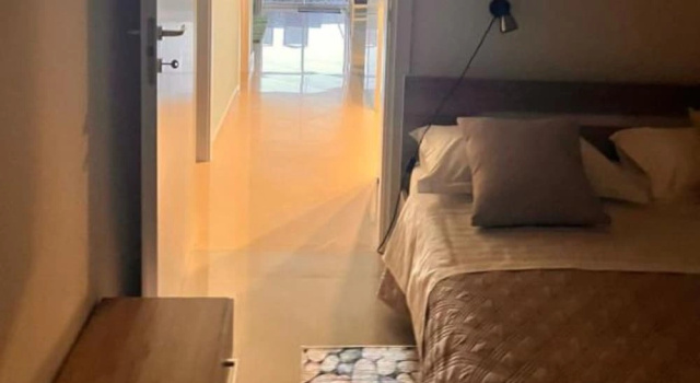 Beachfront Apartment Live