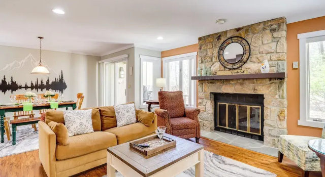 Апартаменты Hike, Golf & Explore: Pocono Pines Townhome