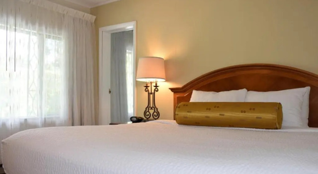 Семейный люкс Scottys Lakeside Resort