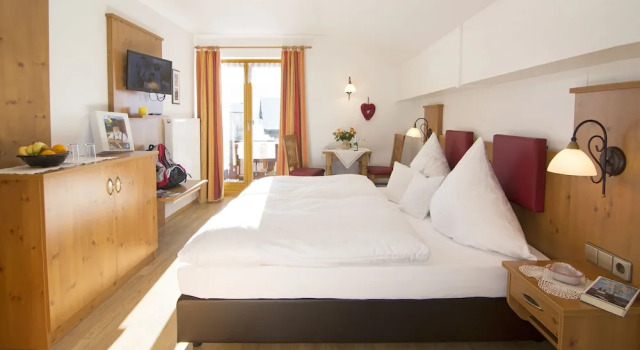 Апартаменты с 2 комнатами с балконом Haus Christl Reit im Winkl, Kostenloser Parkplatz, Spülmaschine, 5 Minuten zum Ortszentrum, ruhige Lage, Wlan