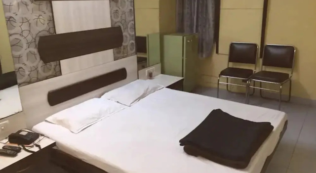 Goroomgo Pat Village Inn Indore, Забронировать Отель Отели штата Махараштры 3 звезды, 3*