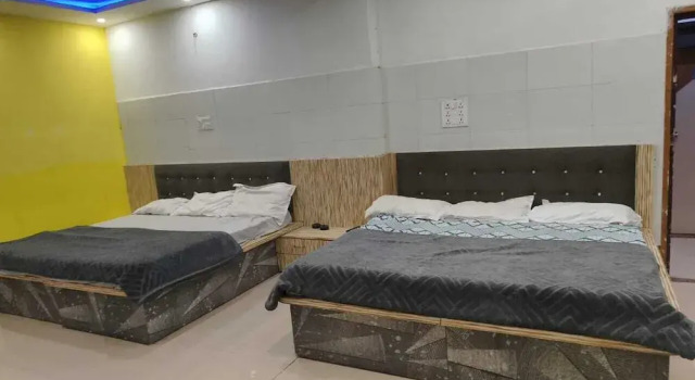 Трёхместный номер Standard Hotel Trishla Inn Lodging & Boarding