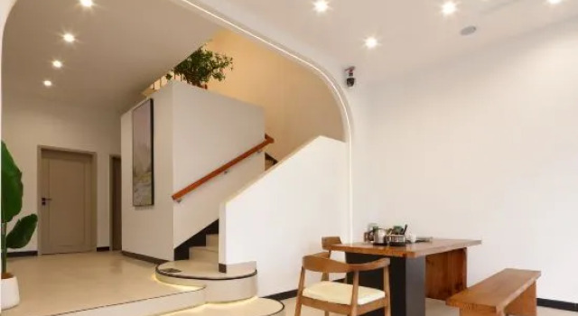 Yingyue Riverside Boutique Homestay