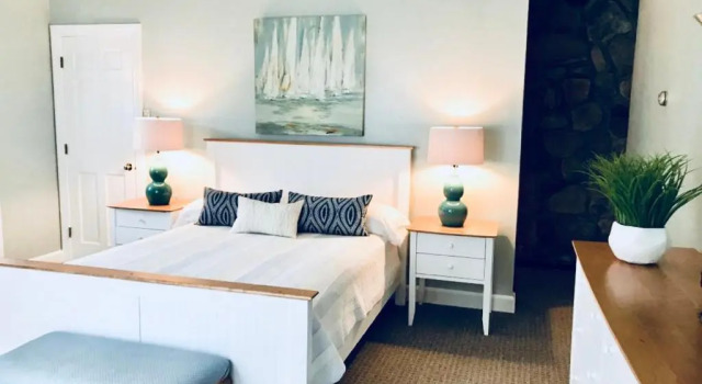 The Lighthouse Inn & Suites, Varaa Hotelli Hotellit New England uima-altaalla, Uima-allas