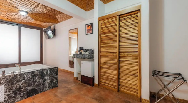 Полулюкс Jaco Laguna Resort & Beach Club
