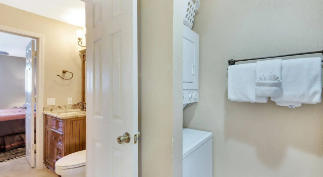 Crystal Sands Condominiums by ResortQuest, Varaa Hotelli Hotellit Emerald Coast uima-altaalla, Uima-allas