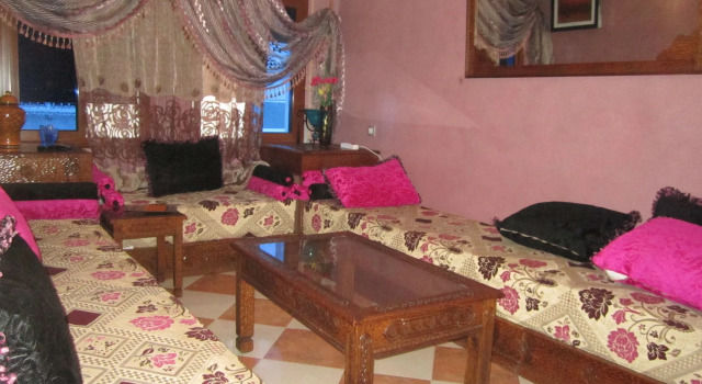 Maison Nouryan, Rezerwuj Hotel Hotele w Tanger-Tetouan z parkingiem, Parking