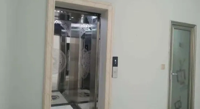 Zhaoping Yingkeju Hotel, Rezervovat Hotel Hezhou Hunan