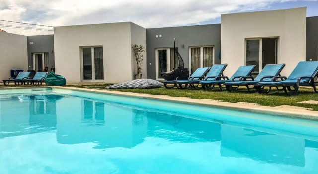 Studio in Atalaia, With Shared Pool, Enclosed Garden and Wifi Near the Beach, Rezervovat Hotel Hotely v Oeste s parkováním, Parkování