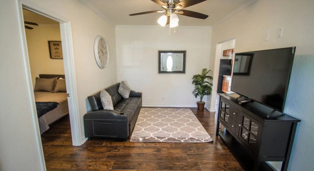 Cozy Remodeled 2br/2ba Near Downtown Sleeps 8, Забронировать Дом для отпуска Сан-Антонио Bexar County, рядом с San Antonio Spurs