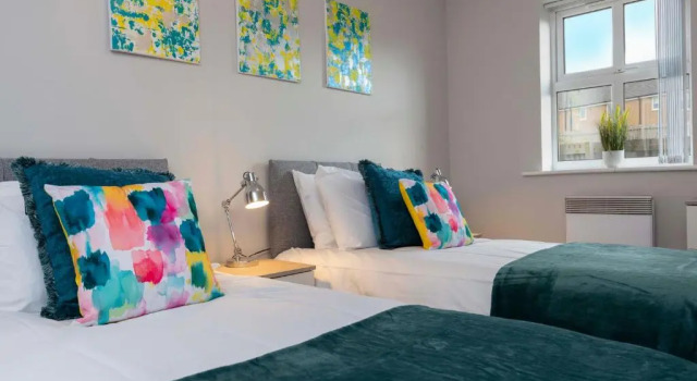 2 Bedroom Apartment in Darlington with Free Parking & Smart TV