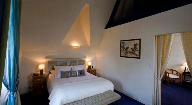 Le Petit Hôtel des Hortensias, Забронировать Отель Отели в центре Ла-Трините-сюр-Мер, в центре