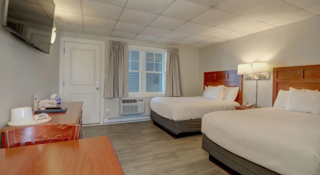 Четырёхместный номер Standard Atlantic Oceanfront Hotel, Wells Beach
