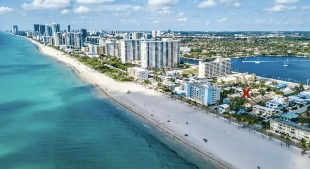 Апартаменты Southwinds 9 for 3 King Studio Steps to Beach