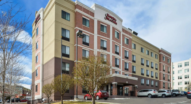 Полулюкс Hampton Inn & Suites Denver-Speer Boulevard