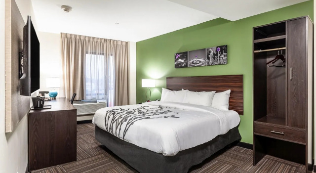 Номер Standard Van Wyck Hotel & Suites Near JFK Airport