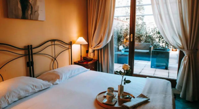 Четырёхместный номер Standard с балконом Hotel La Contrada