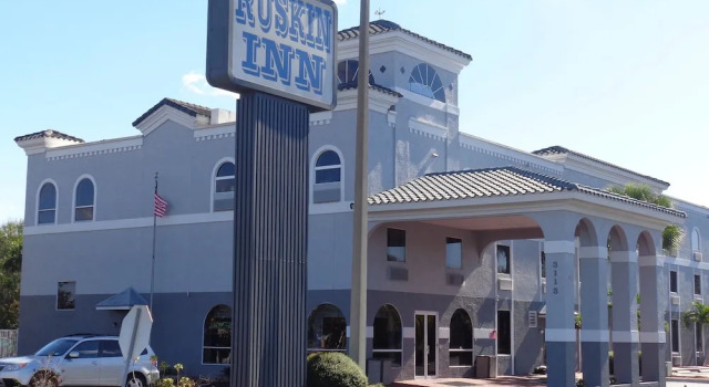Holiday Inn Express Tampa Sun City Ctr, Rezerwuj Hotel Ruskin Floryda