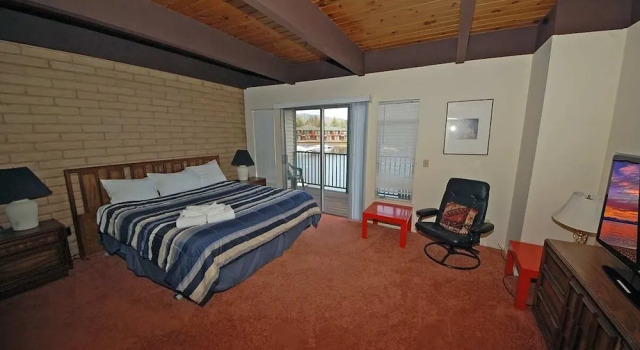 Номер Standard 439 Ala Wai 136 3 Bedroom Condo by RedAwning