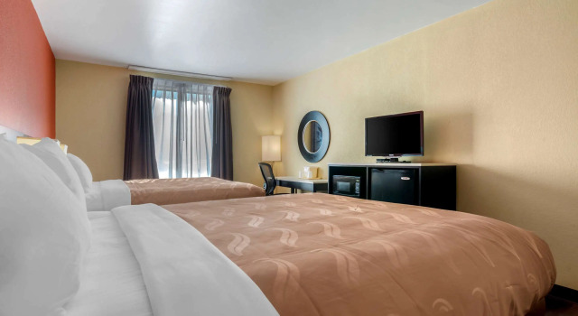 Четырёхместный номер Standard Quality Inn Phenix City Columbus