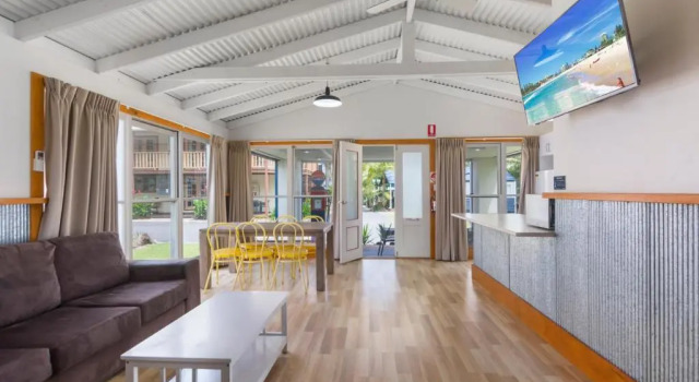 Номер Deluxe Wairo Beach Holiday Park