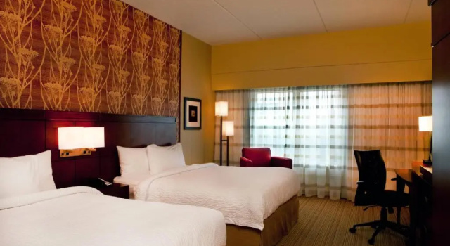 Четырёхместный номер Standard Courtyard by Marriott Syracuse Downtown at Armory Square