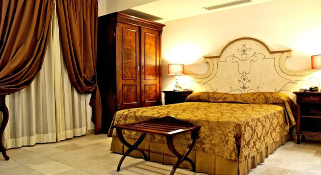 Люкс Vico Regio Hotel