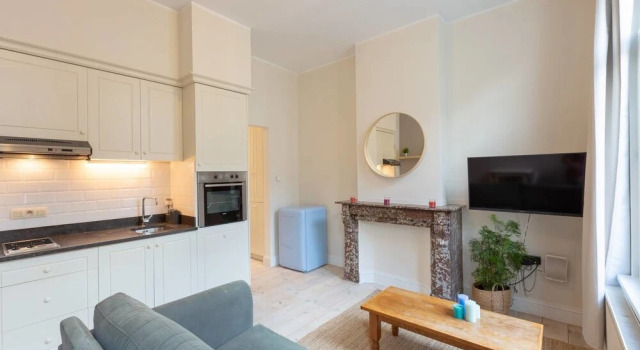 Zurenbourg Charming 45, Забронировать Отель Антверпен провинция Антверпен, рядом с Станция Антверпен Централь