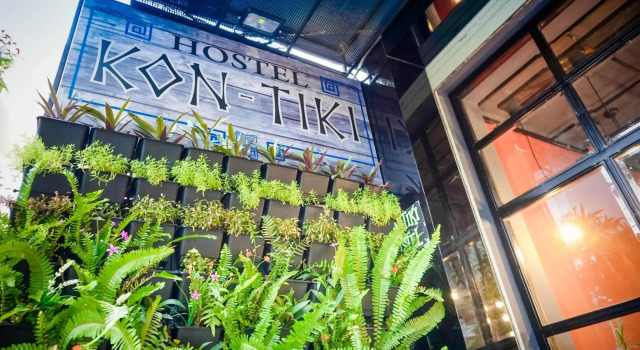 Kon-Tiki DaNang Hostel, Забронировать Хостел Отели Дананга муниципалитета с парковкой, Парковка
