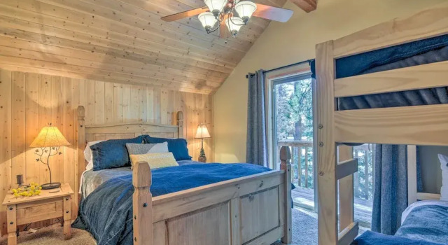 Duck Creek Village Cabin: Hike, Ski, & Bike!, Boek Hotel Hotels in Kane County met parkeren, Parkeren