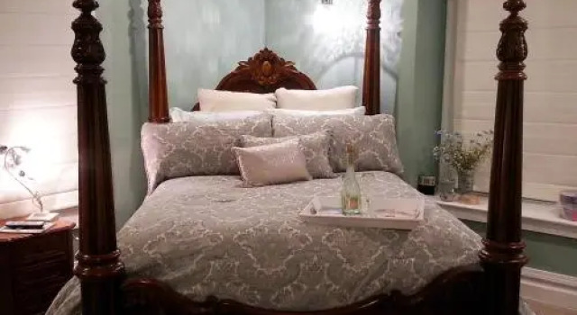 Festive West Bed & BreakFest, Reservar Hotel Kalamazoo Michigan