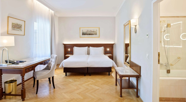 Люкс c 1 комнатой Radisson Blu Hotel Altstadt