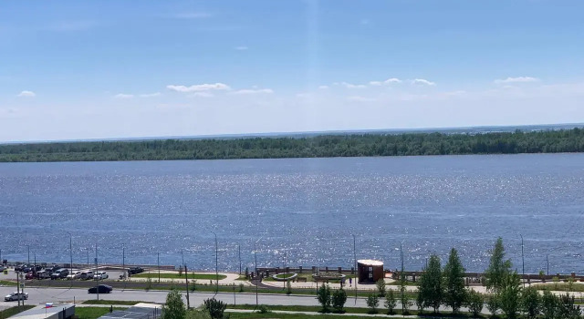 Ассорти на улице 60 лет Октября 90