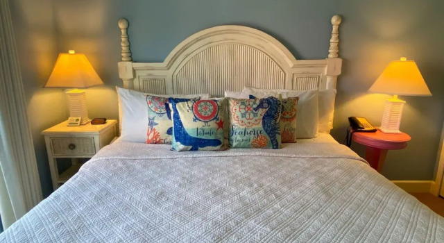Harbour House at the Inn Unit 211 by Coastal Vacation Properties, Забронировать Отель Отели в центре Форт-Майерс-Бич, в центре, Парковка