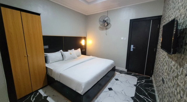 Одноместный номер Economy с балконом The Charis Hotel and Suites