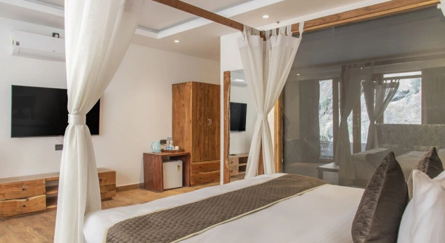 Номер Luxury Echor Palm Bliss Riverside Resort & Spa, Kasol