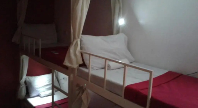 Кровать в общем номере (женский номер) Crossroads Hostel Manila