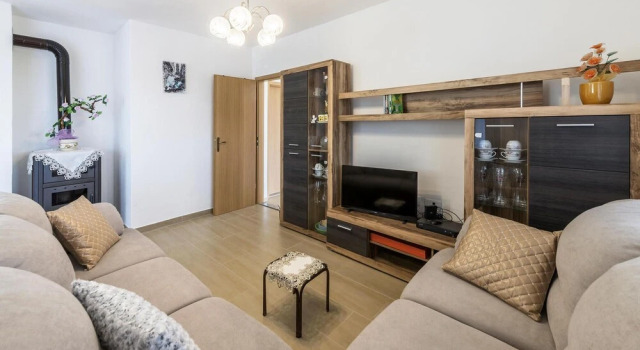 Awesome Home in Krnica With 2 Bedrooms, Wifi and Outdoor Swimming Pool, Book Hotel Krnica Istrien