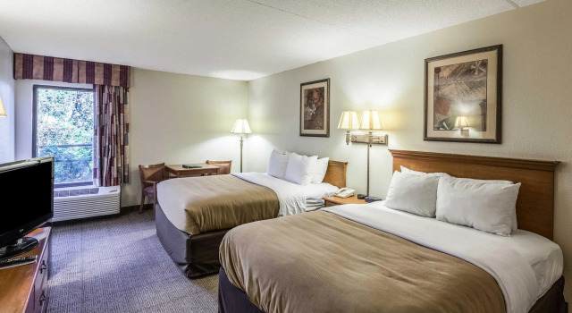 Четырёхместный номер Standard Spark By Hilton San Antonio Northwest Near Six Flags