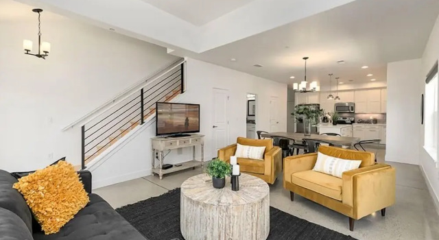 Gorgeous Townhome steps from the Brewery District!, Rezerwuj Dom wakacyjny Fort Collins Kolorado