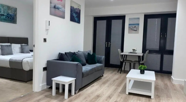 Апартаменты Deluxe Roomotel - Broadoaks Apartments