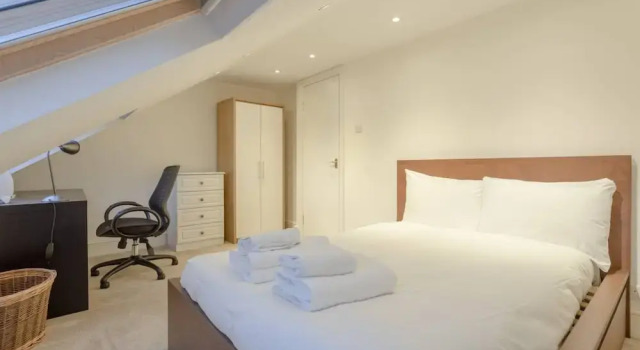 Cozy Charming 3 Bedroom House in Hammersmith