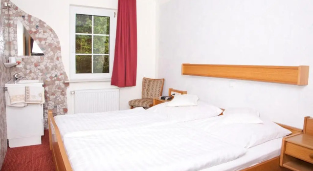 Коттедж с 3 комнатами Hotel Sauerländer Hof
