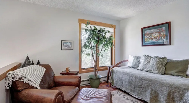 Sophie's Chalet 3 Bedroom Townhouse by Redawning, Rezerwuj Chalet Hotele w Vail Ski z parkingiem, Parking