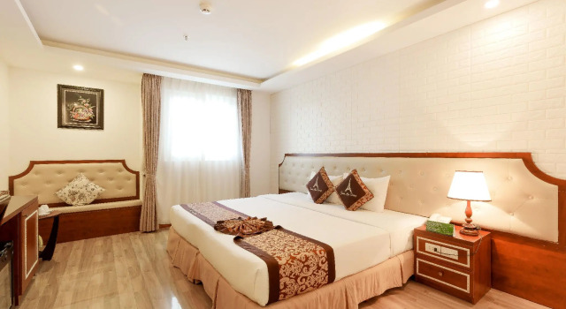 Двухместный номер Deluxe с видом на город Paris Luxury Hotel & Apartment Nha Trang